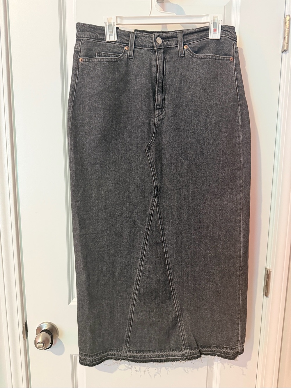 Levi's Black Straight-Leg Denim Skirt